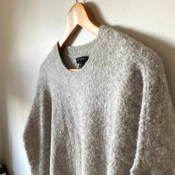 Banana Republic Wool Blend Soft  Knit Crew Sweater Grey Size Medium - Picture 3 of 6
